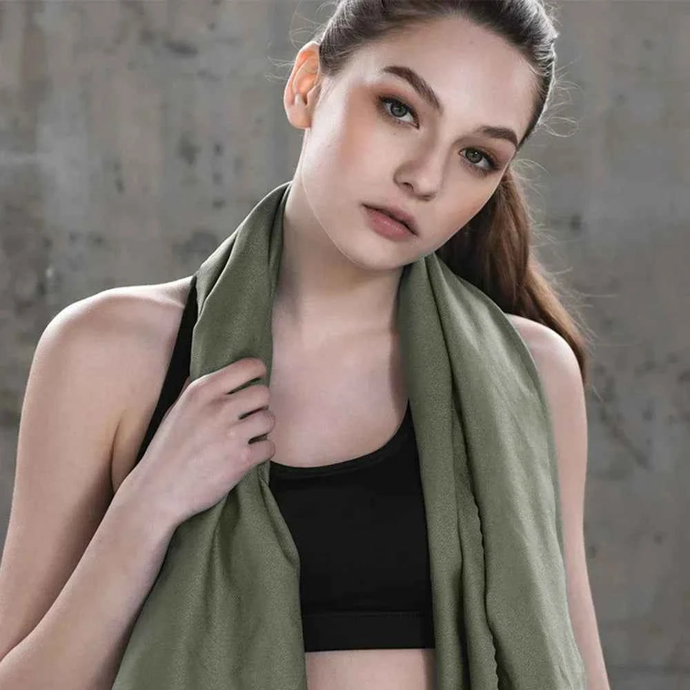 Quick-Dry Microfiber Towel: Lightweight & Portable for Travel & Sports
